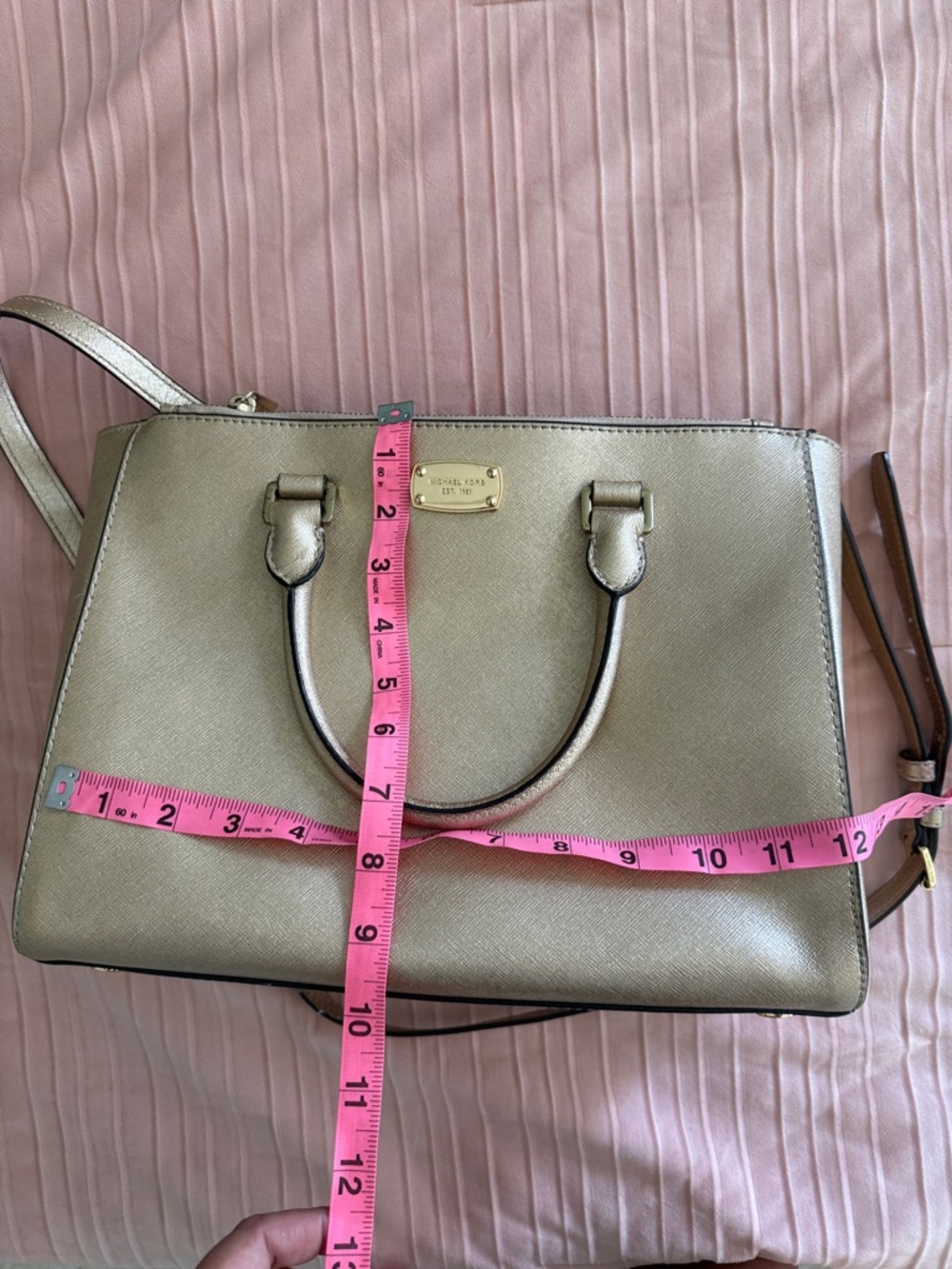 Michael Kors Kellen Metallic Gold Satchel with Gold Hardware - Picture 11 of 16